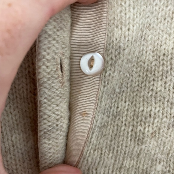 Vintage Outlander 100% Wool Womens Large Oatmeal Beige Color Button Up Cardigan - Picture 3 of 8